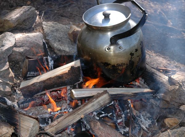 Kaffe över öppen eld_foto från John